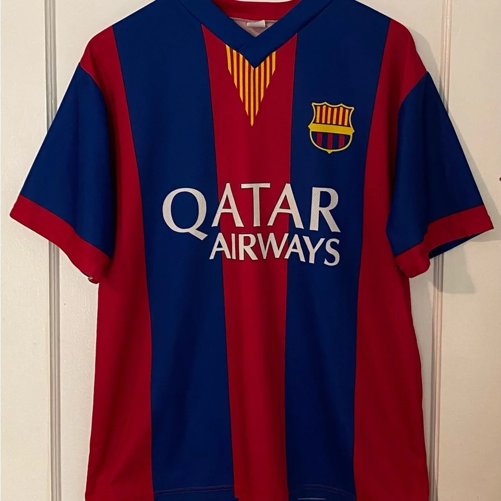 FC Barcelona Lionel Messi Qatar Airways Youth XL Jersey - Picture 1 of 5